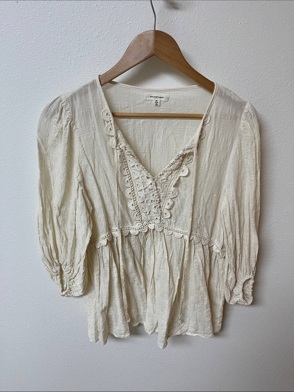 Maxstudio  Ivory Lace-Trim Peasant Top women’s M